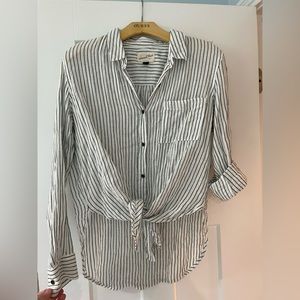 Universal Thread Button down